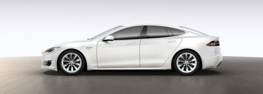  Tesla Model S P90D 2016 года  (фото 4 из 6)